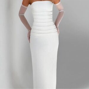Brand NEW Elegant White Maxi Dress